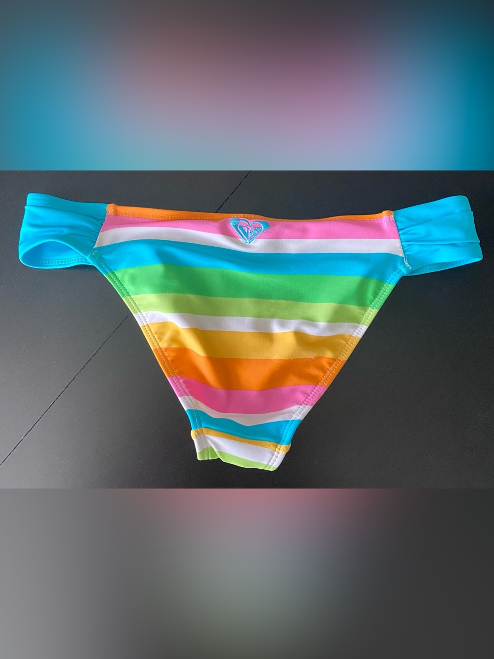 Woman’s M Roxy bottom - Picture 3 of 3